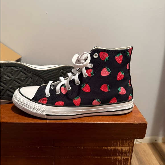 Converse Strawberry Print High-Top - Picture 1 of 4
